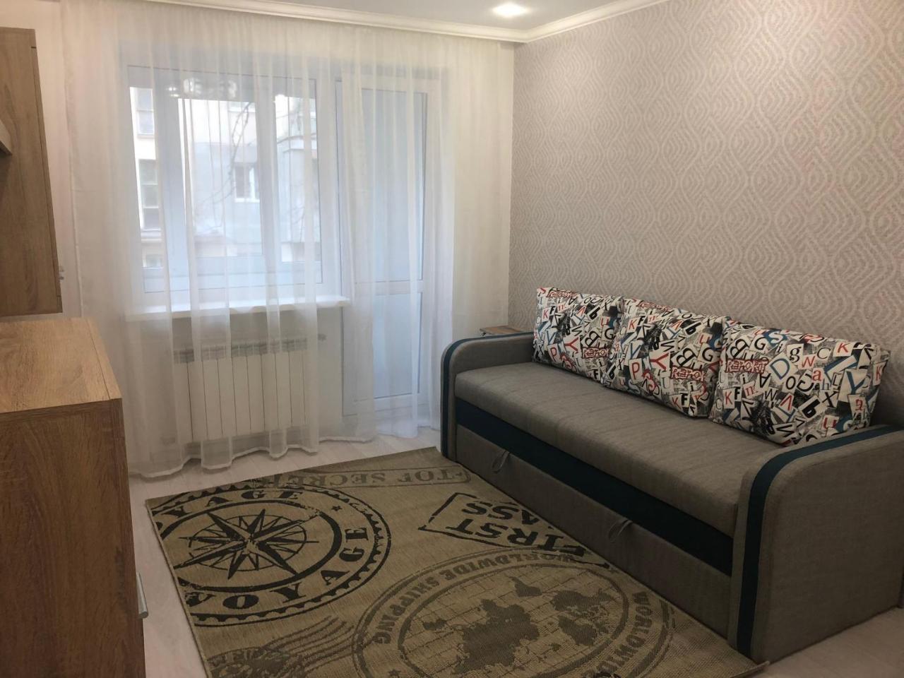 אוזהורוד Gil Apartments, 38 Prospect Svobody מראה חיצוני תמונה