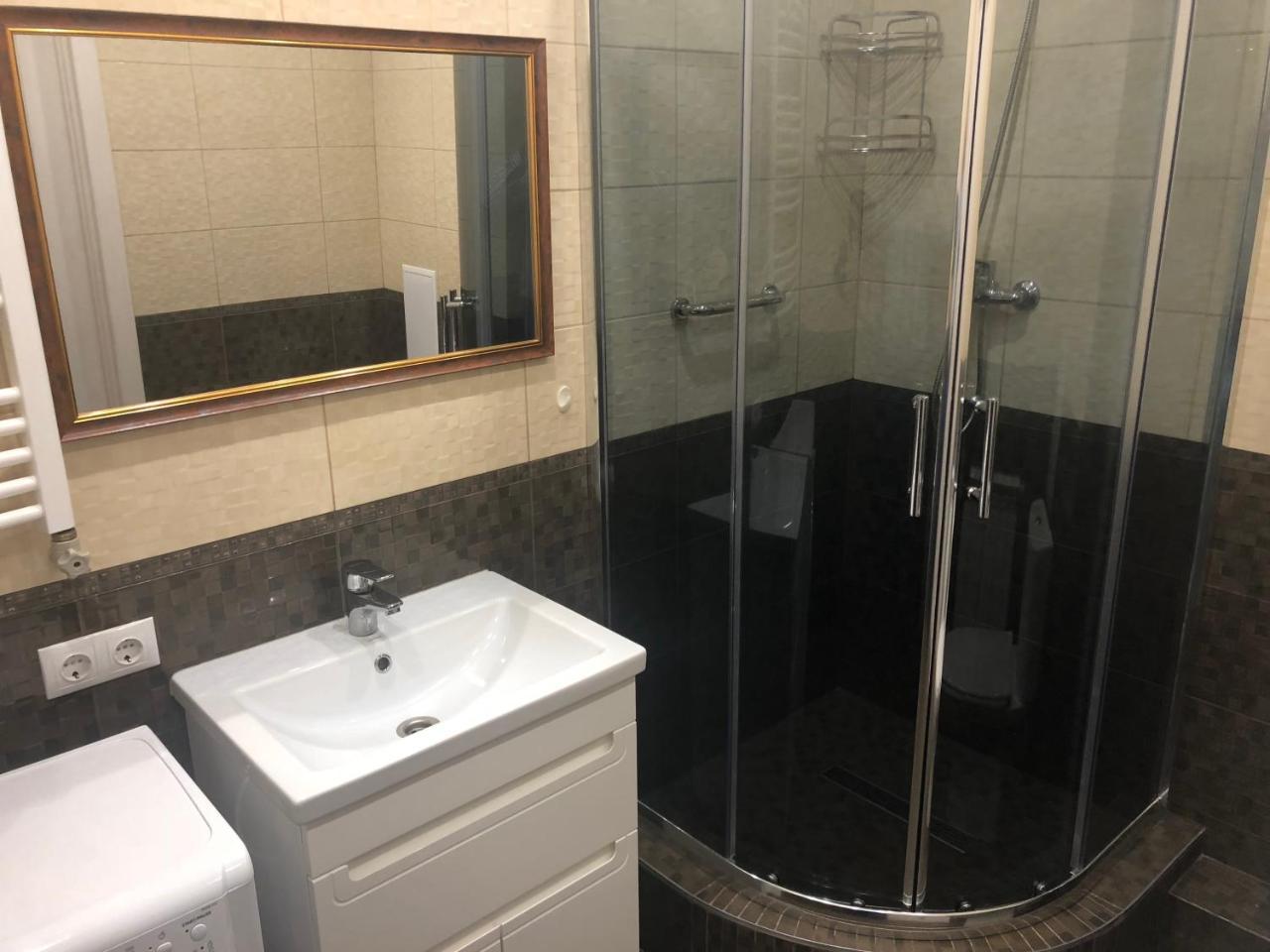 אוזהורוד Gil Apartments, 38 Prospect Svobody מראה חיצוני תמונה