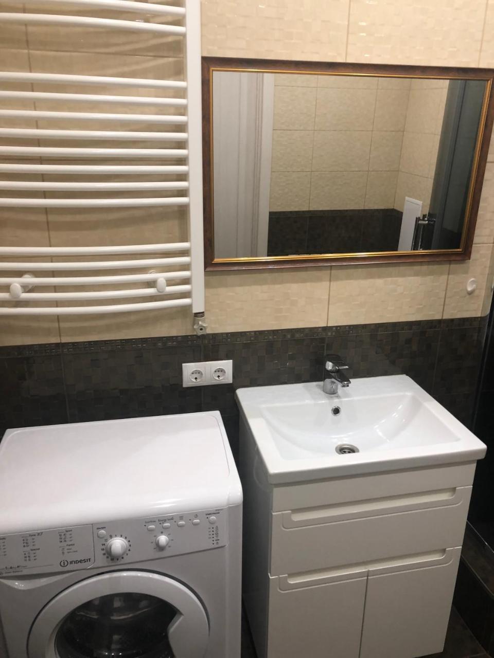אוזהורוד Gil Apartments, 38 Prospect Svobody מראה חיצוני תמונה